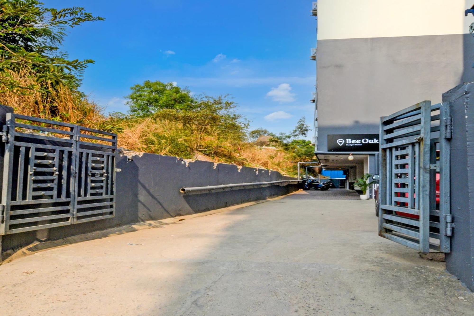 Hotel O Bee Oak Gachibowli Exteriör bild