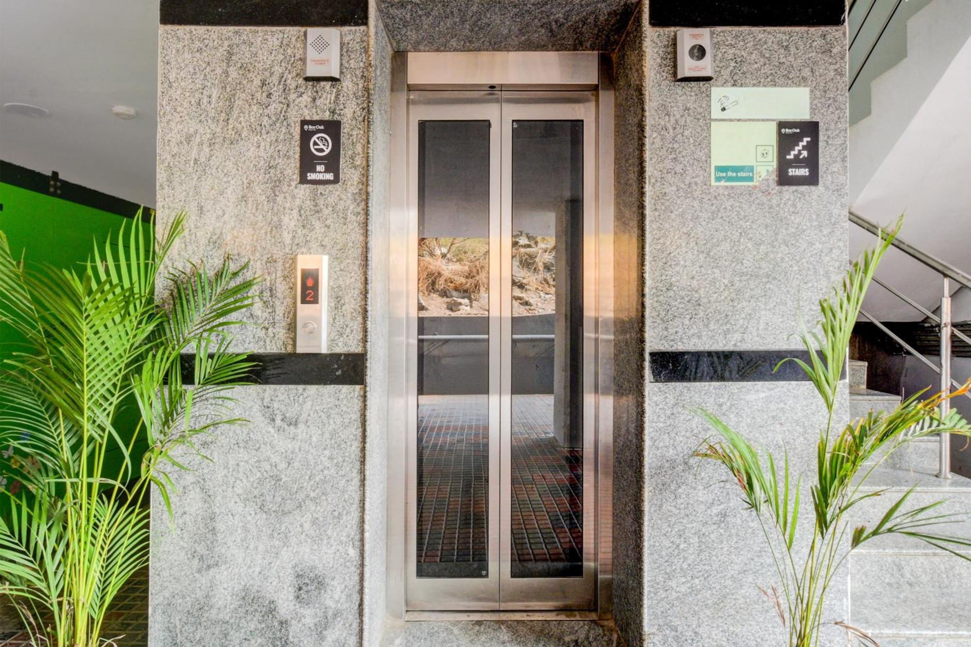 Hotel O Bee Oak Gachibowli Exteriör bild